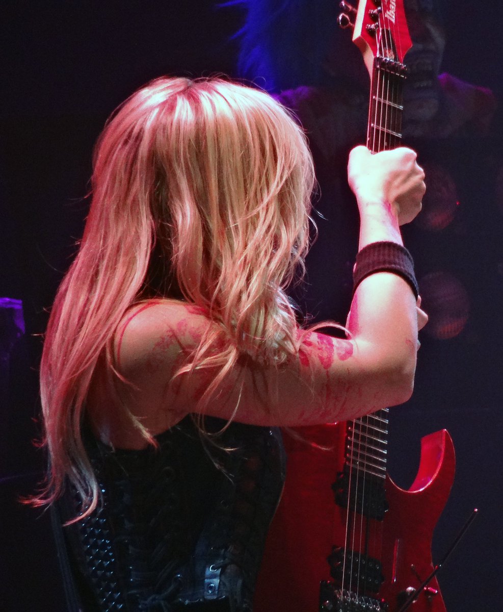 NextRandomVideo's tweet image. Our Alayna has always wanted to learn to play guitar ever since @hurricanenita  walked on stage @alicecooper  show in 2014. She even entered in a contest to win her 1st guitar from @BGibbsmusic 's giveaway on FB,but sadly we found out about it a little late.  #Chinup #girlpower