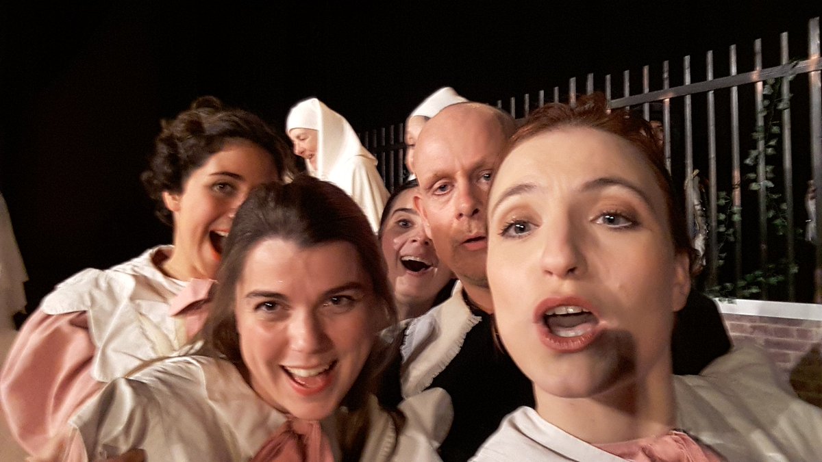 Akialam1's tweet photo. Voilà #LesMousquetairesAuCouvent c'est fini, trois représentations, et les trois selfies des pestes du couvent avec l'Abbé Bridaine en souvenir ! A bientoooot 🎶
#Operette #LouisVarney #selfie #spectacle #divinopera https://t.co/TmUmvhqsIC