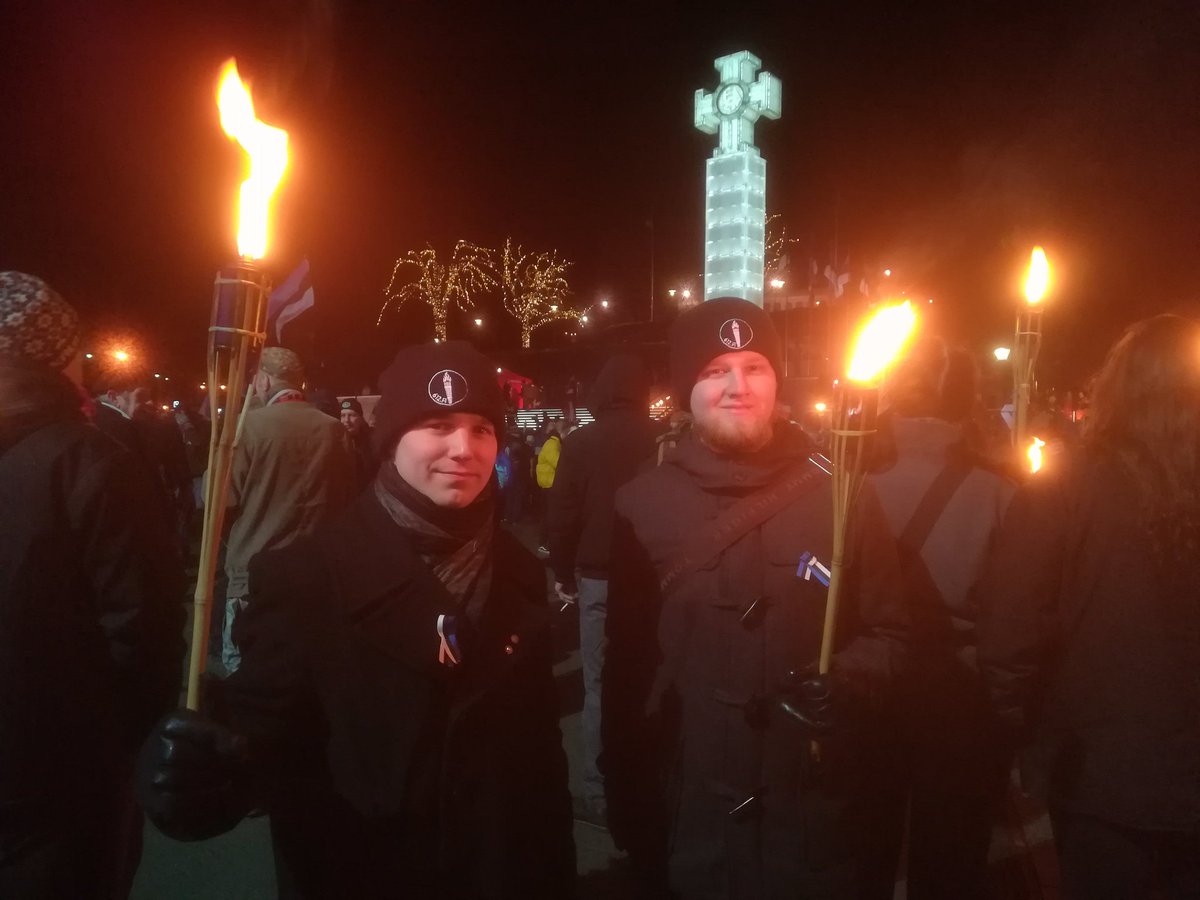 HYYHAPSU's tweet photo. Helsingin Akateemiset Perussuomalaiset HAPSU onnittelee Viroa itsenäisyytensä johdosta! Terveisiä Viron itsenäisyyspäivän soihtukulkueesta ja eilisestä #Etnofutur-seminaarista. #Viro #soihtukulkue #Eesti101 #kansallismielisyys #nationalismi #isänmaallisuus #HAPSU #HYYHAPSU #EKRE https://t.co/COsYUcASSg