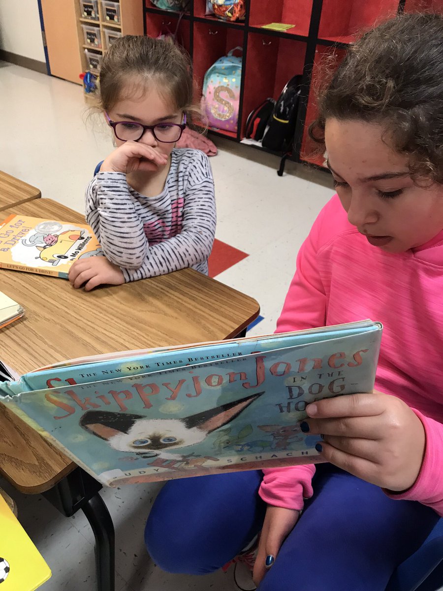 misswoodsroom's tweet photo. Buddy time is the best time! 👭👬 We read, we shared what we learned this week, and we stretched. 📚💡🌦🧘🏽♂️ #chcolts #flexiblefriday #workoutweek https://t.co/sOY9SBe2L6