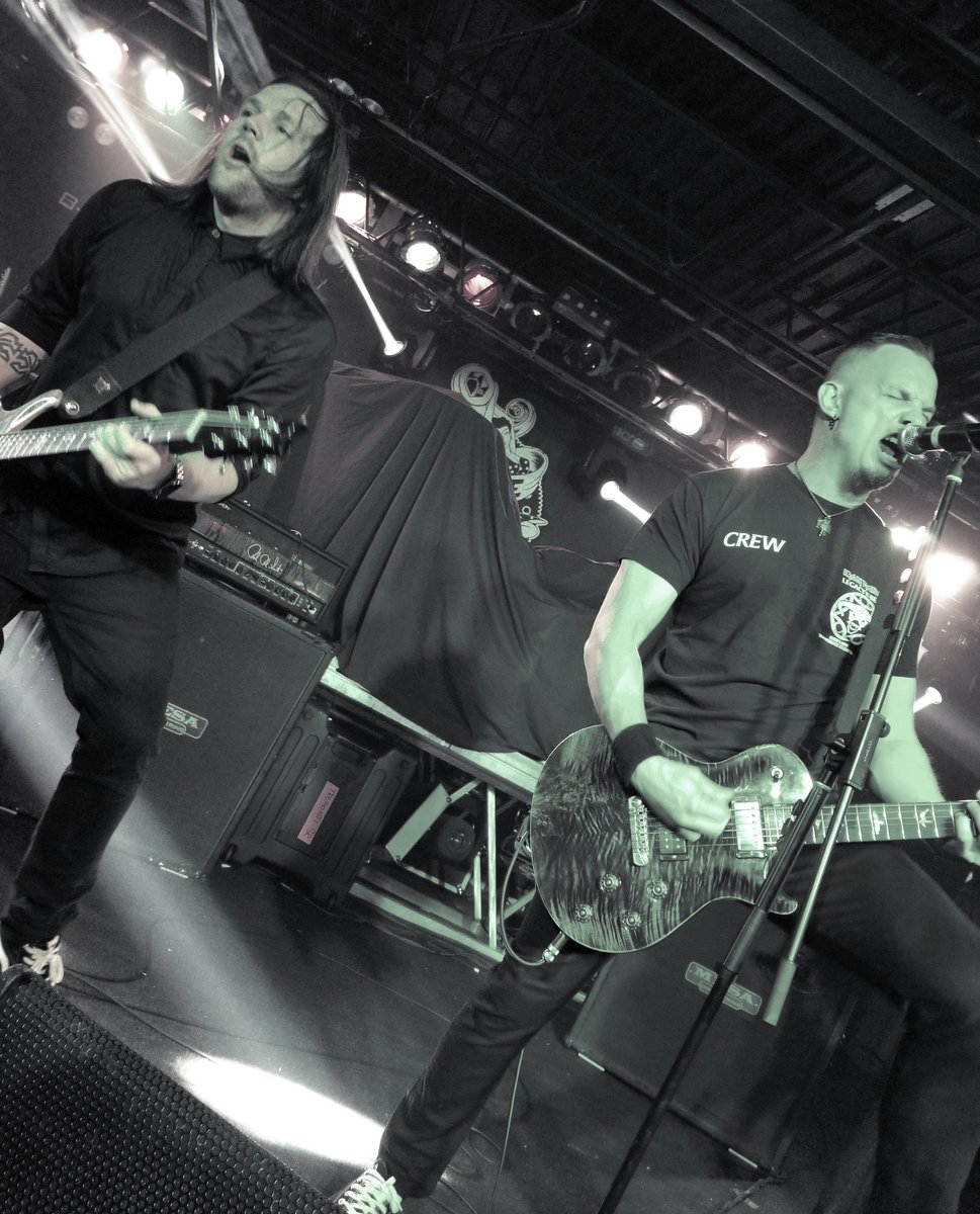 TremontiWW's tweet photo. Tremonti - Flint MI 2/23 https://t.co/cpNtCiTyX8