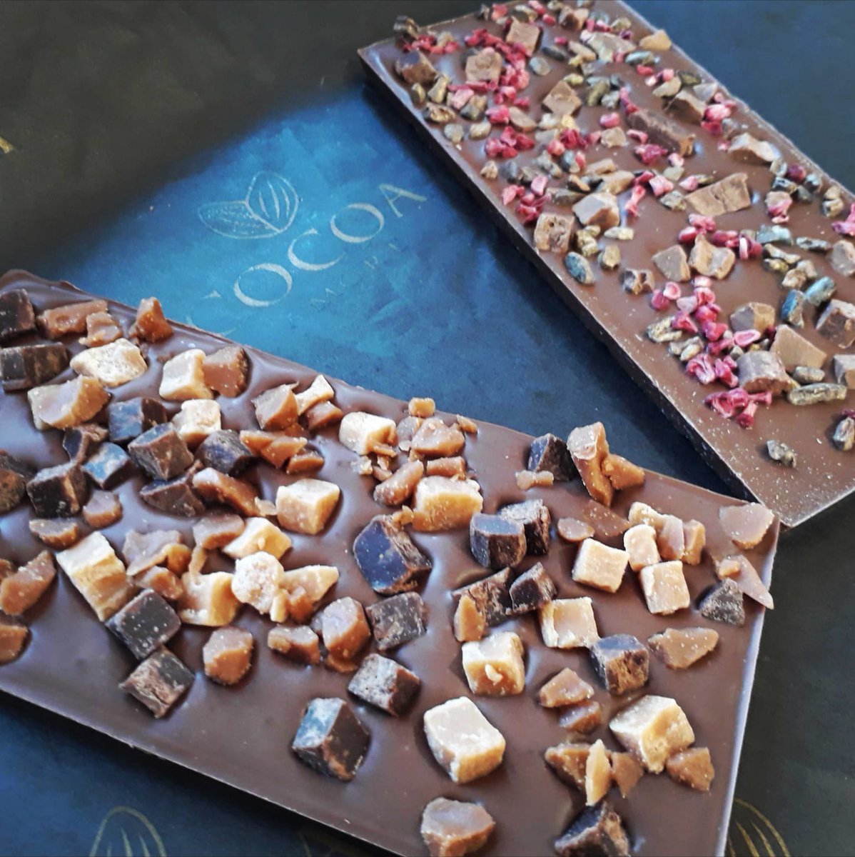 DiscoverLeices's tweet photo. Build-A-Bar 🍫 create your very own Chocolate Bar with three toppings of your choice at @CocoaAmore

Available to buy in-store and online.
https://t.co/ySXVXgv4PM

#buildabar #createyourown #creativewithchocolate #leicester #silverstreet  #stmartinssqaure #belvoircastle https://t.co/7Xvf3LRKiH