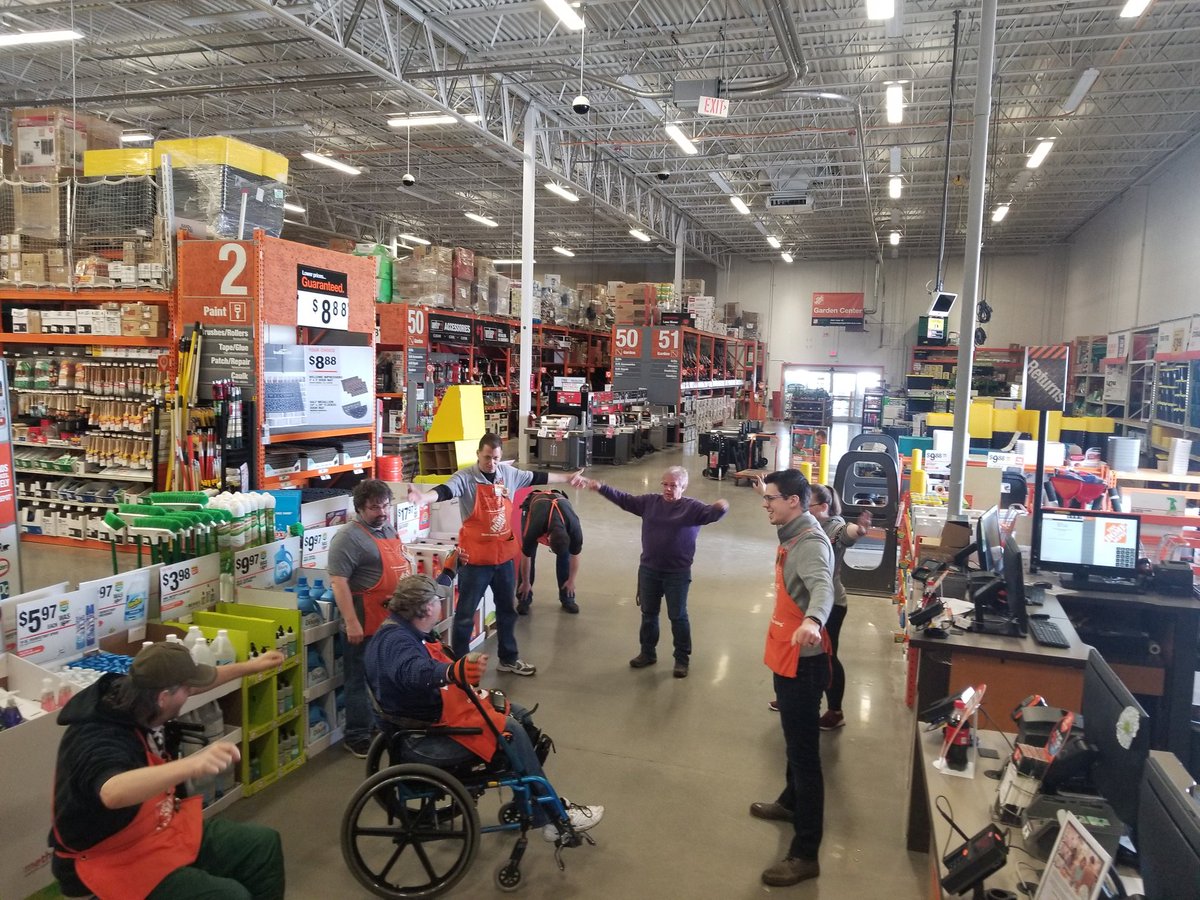 AprilBoxerLover's tweet photo. Getting our stretch on this wonderful windy Sunday at #thd3701 #SafteySelfieNP @gideonmkerr @DepotHawkins https://t.co/RaJ9IrlgpO
