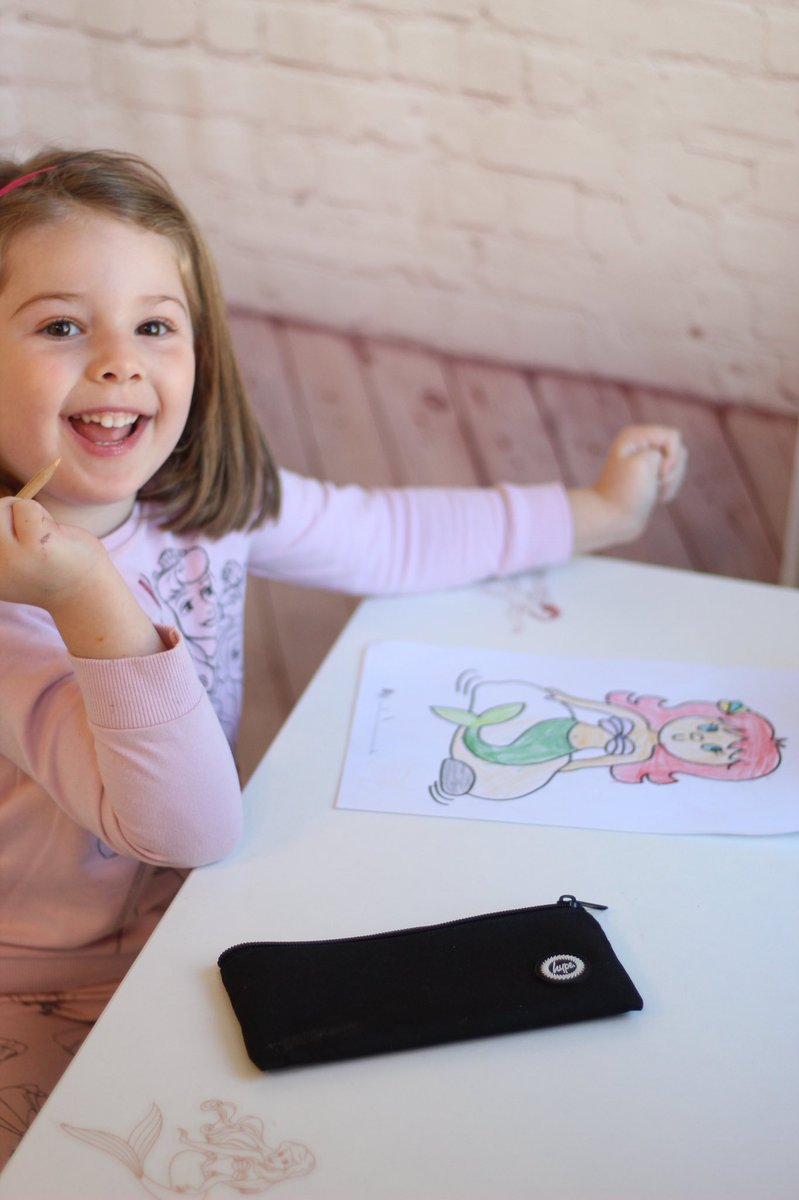 TheaAchillea's tweet photo. I may be recovering from having my tonsils out yesterday @NuffieldHealth #Brentwood, but I’ve had a lovely day in the garden and mummy’s #studio #Colouring #Sunshine #LaneyClothing @SKingCasting #SallyKingKid #TeamThea #NeverlandStudio #Mermaid #Garden #Surgery #ThisGirlCan https://t.co/uma8ZLreOq