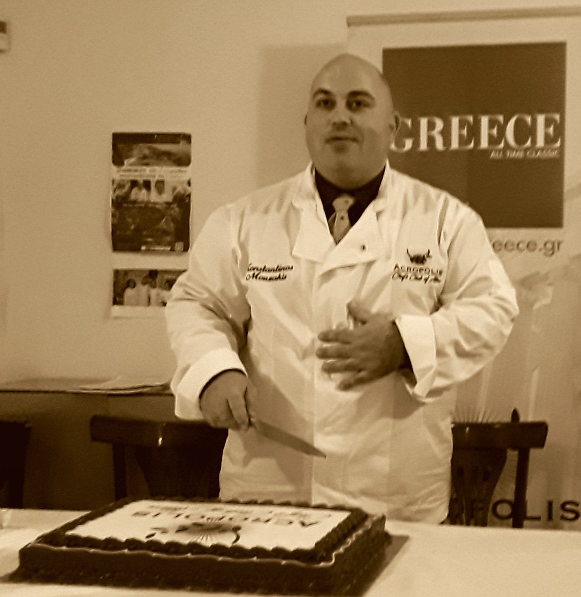 Τιμή μου που εκπροσωπώ μια ομάδα συναδέλφων για την γαστρονομία και τον οίνο, τον πολιτισμό και την κουλτούρα, την ιστορία και τα ήθη-έθιμα της Ελλάδας μας!!! 
Συνεχίζουμε το έργο μας ... Με την @OfAttica 
#chefclubofattica_acropolis #chef_europe_2015 #ceuco #chefclubofattica