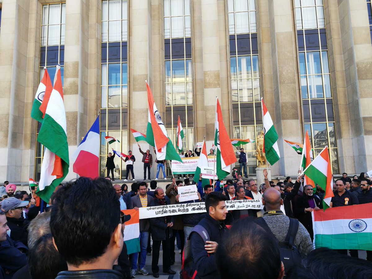 Deepspeaks_'s tweet image. @TajinderBagga

#ProtestInParis   Indians in France are standing tall   with @crpfindia @adgpi @PMOIndia @narendramodi 

Jai hind 

#PrayersForBravehearts