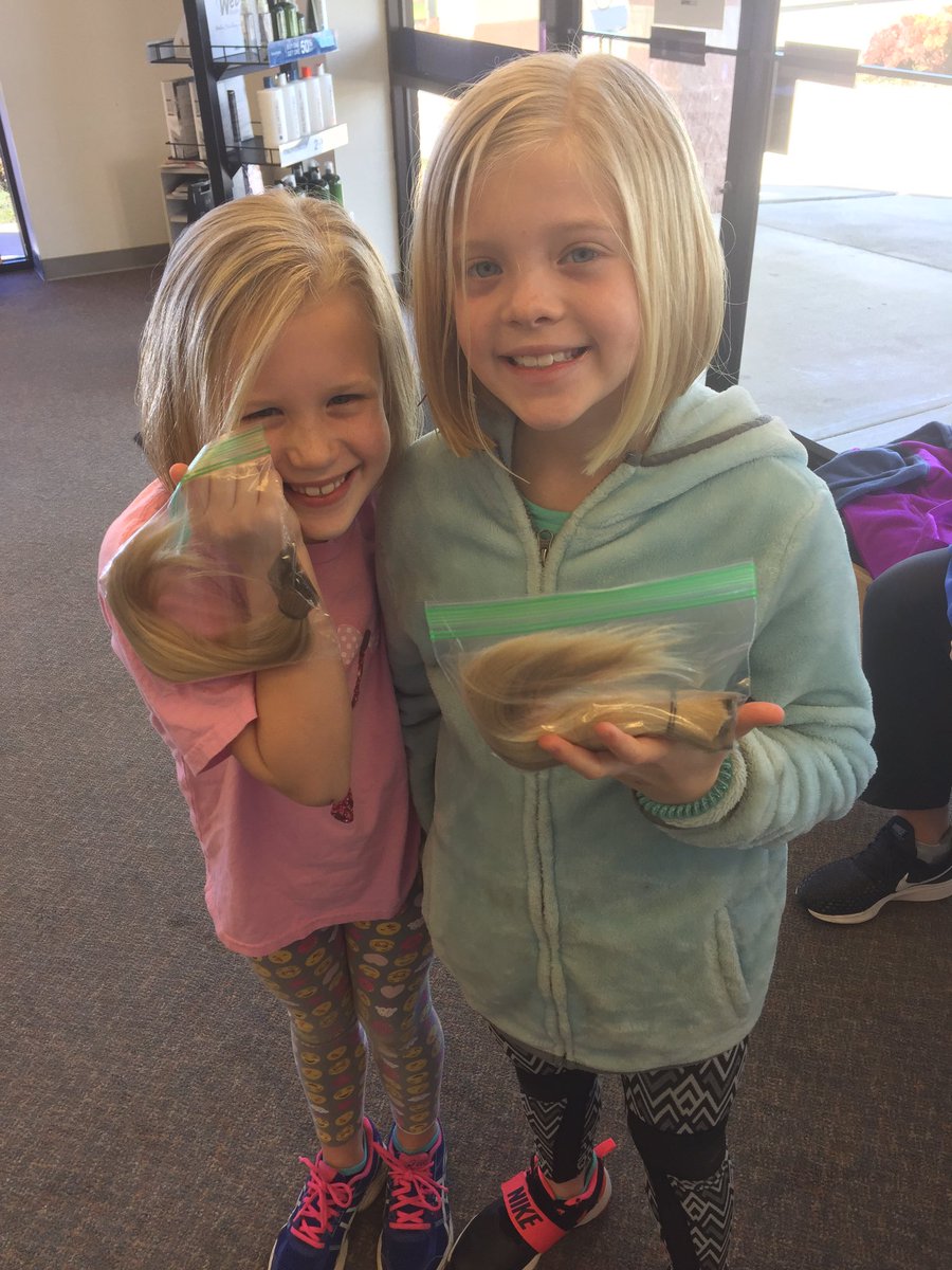 amc2amb's tweet photo. Girls donated their hair to @CWHL_org 💇💛 A sweet bystander threw in $20 when he saw they were donating. So kind! 🙏🏽 https://t.co/5ehbNeRLxb