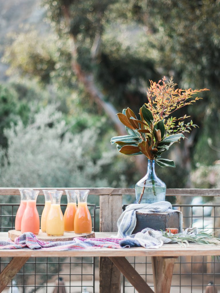 LadyLib_Events's tweet photo. Who's out brunchin' today!? Tell us your fav spot to sip on a mimosa and get your grub on 🥂 #ladylibertyevents @braedonflynn
#buffetdisplay #eventbuffet #beveragestation #beveragedisplay #eventdesign #losangeleseventplanner #mimosabar #eventinspo #eventinspiration https://t.co/t34ULXkTIT