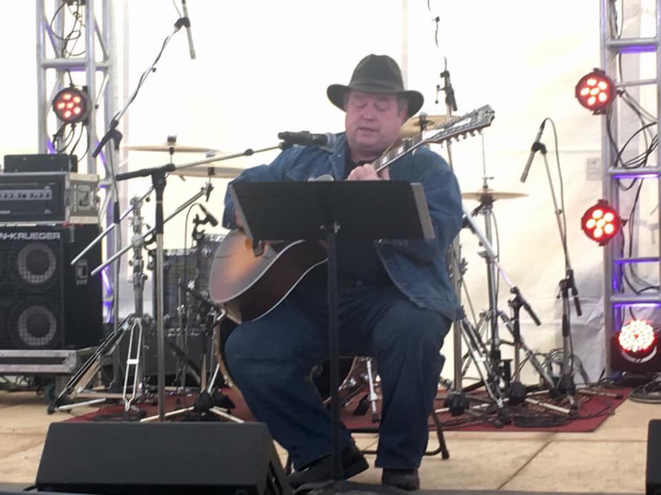 TanyYao's tweet photo. WinterPLAY 2019 is well underway. Dress warm and take in some of the events planned for you and your family. Special shout out to all the volunteers and staff enduring the chilly weather to host such a family funfilled weekend. #WinterPLAY #ymm #rmwb @DonaldKScott @RMWoodBuffalo https://t.co/eLykeDKsqb