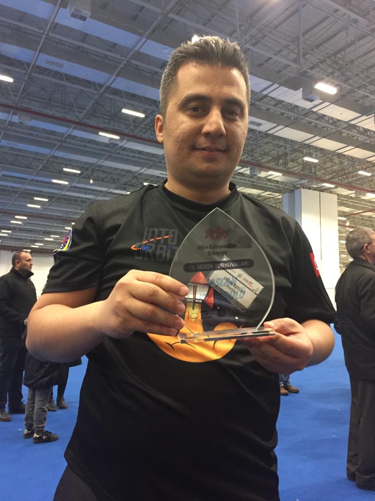 43 takım koçu arasından aslan koç ödülünü bana veren Bilim Kahramanlari Dernegine teşekkür ediyorum. <a href="/BilimKahraman/">Bilim Kahramanları</a>