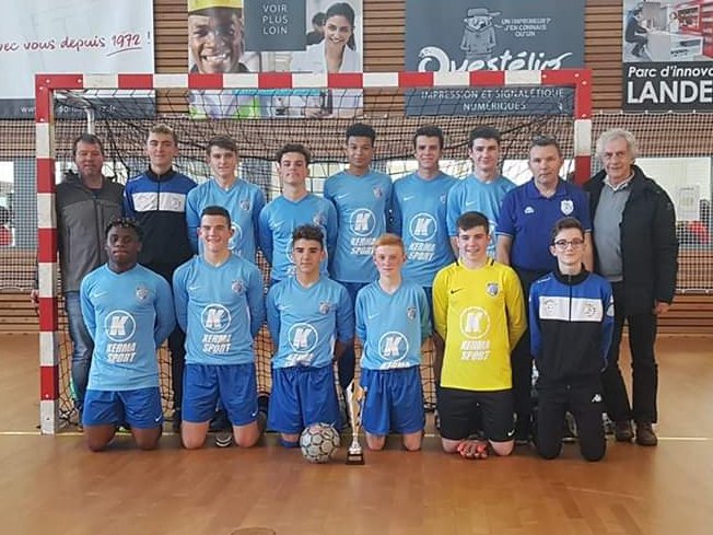 [FUTSAL]
Qualification #District29 du @Landerneau_FC chez les U14 et de <a href="/PacFoot/">Plouzané AC</a> chez les U16 pour les 1/2 finales régionales le 6 avril prochain