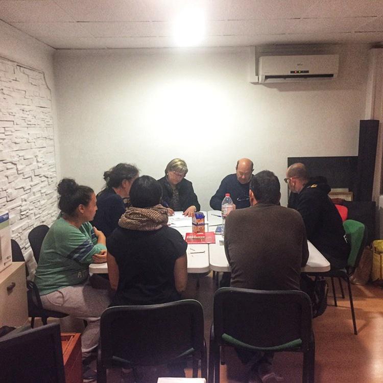 comudelleida's tweet photo. Al local del Comú iniciem l'escrutini de la 1a volta de #PrimariesComu amb les companyes de @Podem_Lleida i @CatECP_Lleida https://t.co/rFSIRku0hj