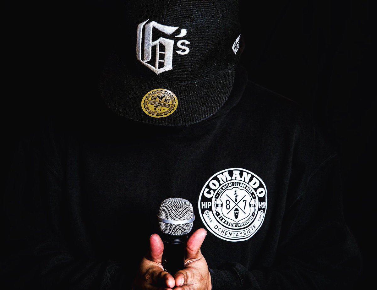 sakerc87's tweet photo. Si quieres que te tomen en serio, tómatelo en serio. 

#saker #producer #remhstudios #hiphop #rap #comando87 #music #granvia #boombap #beatmaker #madrid #rapespañol #Madrid #sakerbeats #underground #studio #photography #picoftheday #photooftheday https://t.co/fVcrAPDMX5