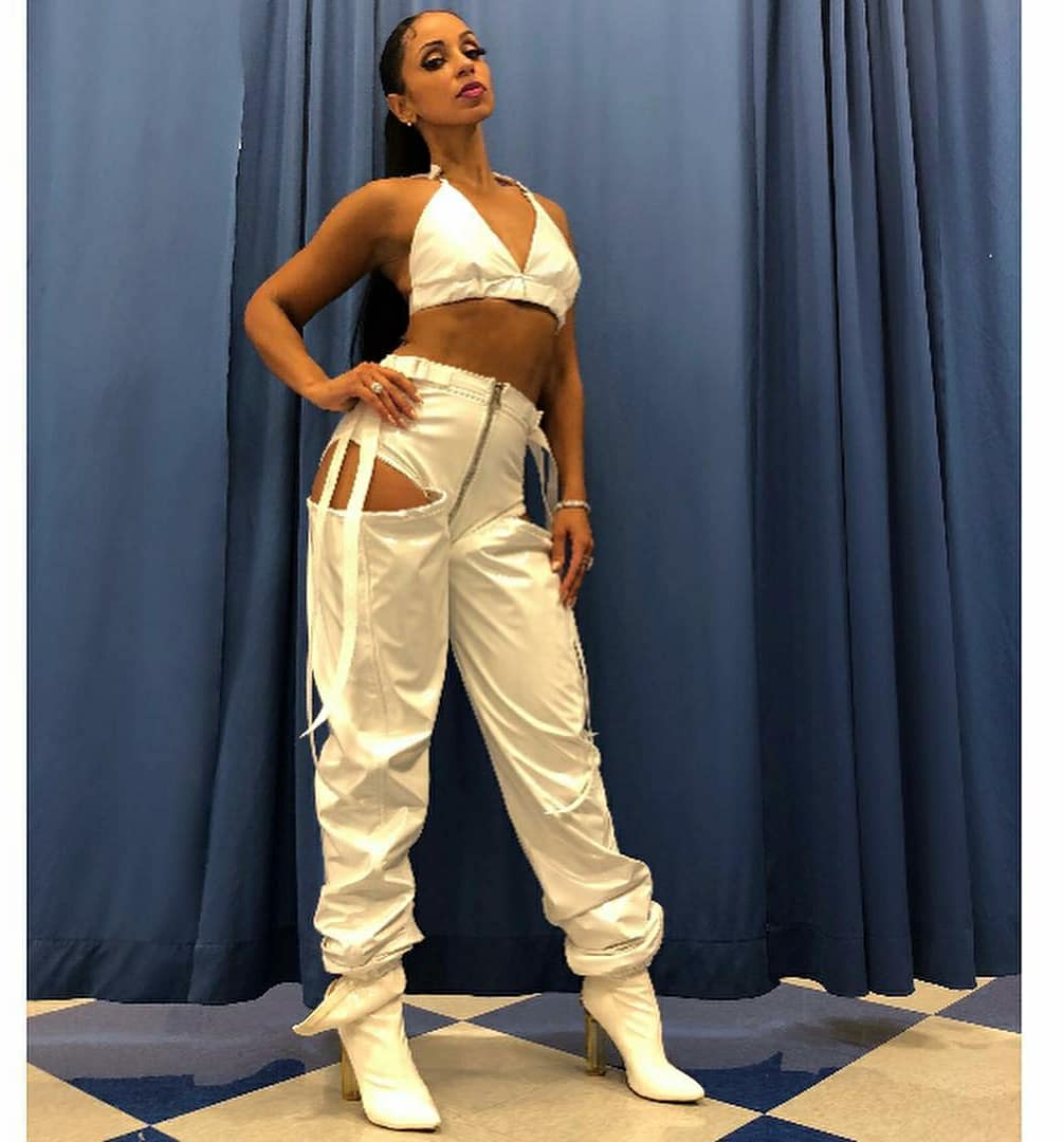 dreams711's tweet photo. Reposted from @myaplanet9  -  #Lexington #KY
Had a good time w/u at #RealmusicFest @rupp_arena 💋

Custom look by @otheezystyledit 👉🏾💖 // 💃🏾 @shannon_ashlia @sfrometa // #vegan #crueltyfree #fashion #Mya #planet9 #myaplanet9 #kentucky #2019  - #regrann https://t.co/khyjBv3tmU