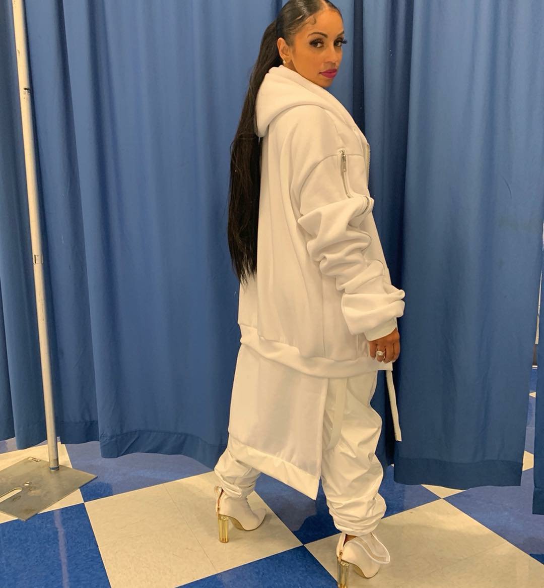 dreams711's tweet photo. Reposted from @myaplanet9  -  #Lexington #KY
Had a good time w/u at #RealmusicFest @rupp_arena 💋

Custom look by @otheezystyledit 👉🏾💖 // 💃🏾 @shannon_ashlia @sfrometa // #vegan #crueltyfree #fashion #Mya #planet9 #myaplanet9 #kentucky #2019  - #regrann https://t.co/khyjBv3tmU