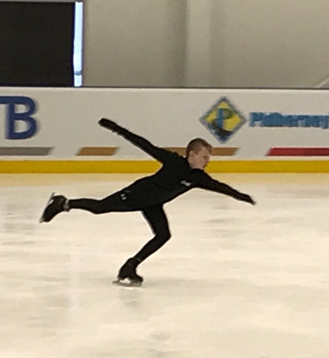 VBMonica6's tweet photo. @Team_EquipeNB #CGFigureSkating @2019CanadaGames complete their morning practice sessions in the Gary W. Harris rink. They’ll be back on the ice again this afternoon. https://t.co/AoTIQM9Egz