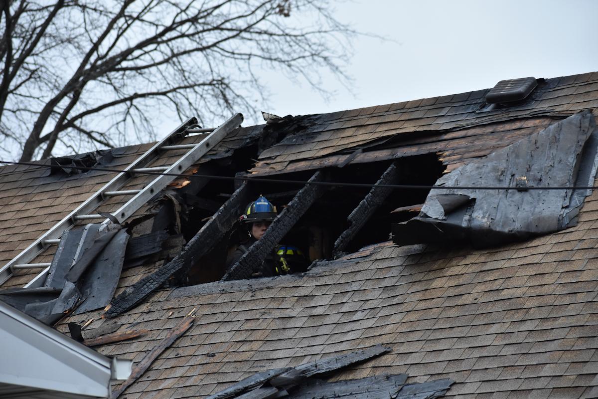 v0id404's tweet photo. @ClevelandFire Got these pictures of the Loretta Ave fire today. https://t.co/9LE8Ne5l5K