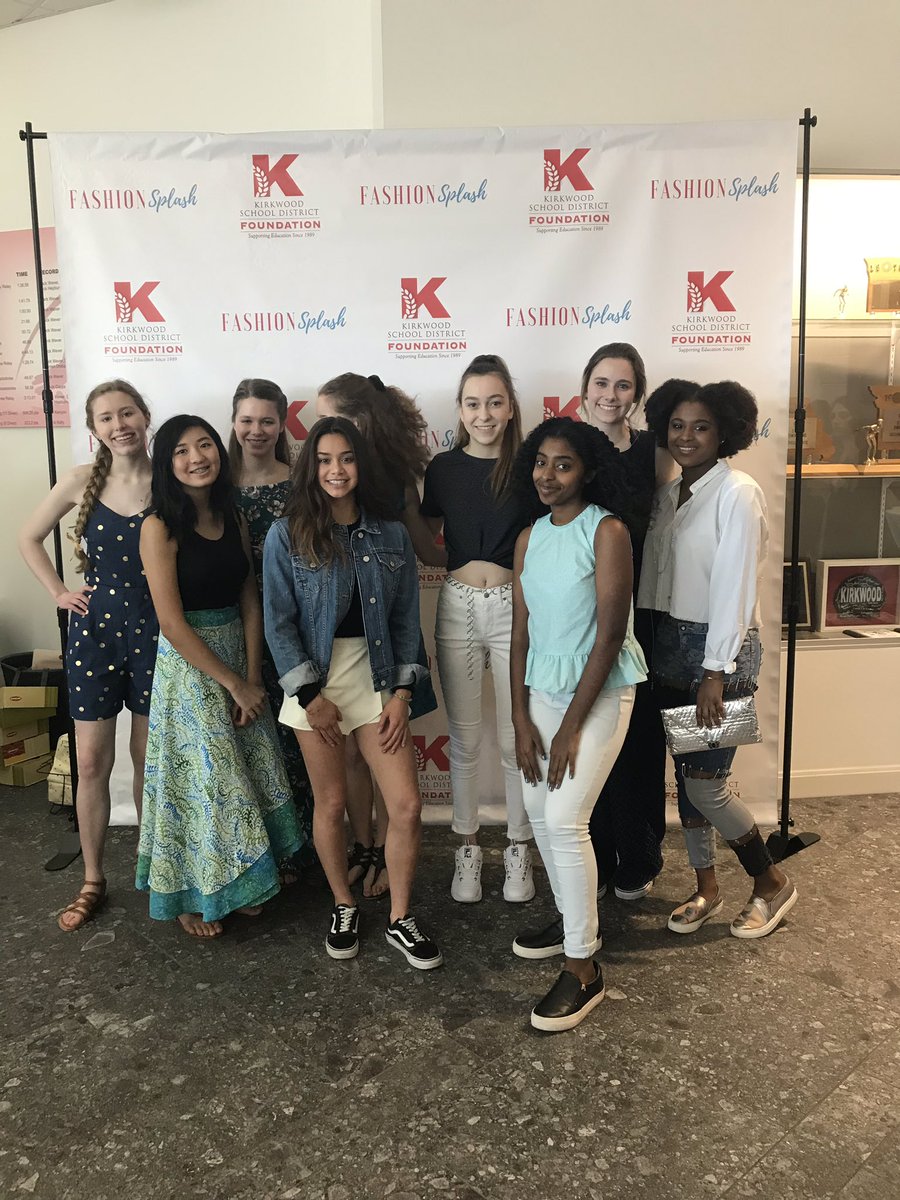 kwoodschools's tweet photo. @KSDFgives Thank you to our student designers and models. #fashionsplash https://t.co/nwB0XwAOw9
