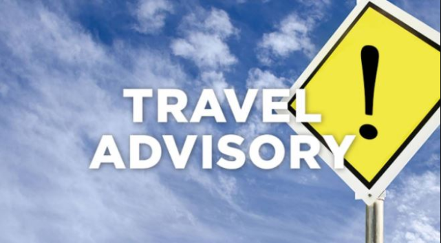 markpoloncarz's tweet photo. Effective immediately I am issuing a Travel Advisory for all of @ErieCountyNY. This is NOT a driving ban but no unnecessary travel is advised. Conditions are very poor, especially near the Lake. Lots of debris is blowing around and we are getting more reports of trees/poles down. https://t.co/Gwkfio3qya