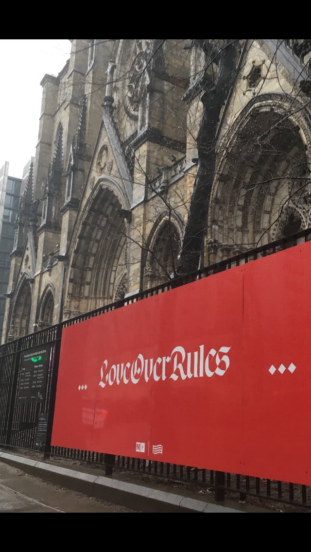 MatthewJCamp1's tweet photo. My kinda church, my kind of fence. @StJohnDivineNYC @for_freedoms @hankwthomas #loveoverrules https://t.co/2CYAG9tEqk