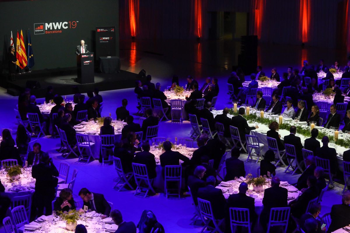jordiPuignero's tweet photo. El president @QuimTorraiPla dedica les seves primeres paraules del sopar inaugural del #MWC19 al president @KRLS i als membres del govern a la presó i l’exili. 
👇
Catalonia, land of Digital Revolutionaries https://t.co/JR23OFa4W9