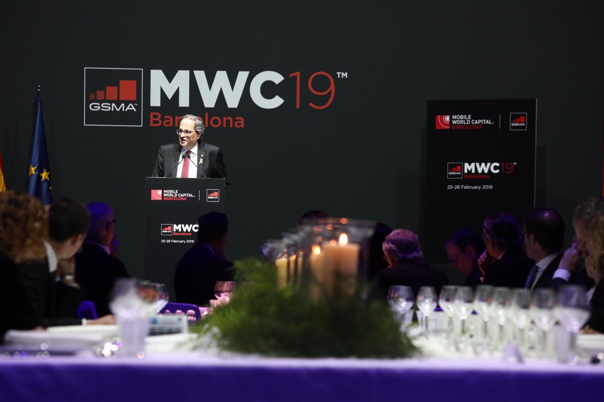 jordiPuignero's tweet photo. El president @QuimTorraiPla dedica les seves primeres paraules del sopar inaugural del #MWC19 al president @KRLS i als membres del govern a la presó i l’exili. 
👇
Catalonia, land of Digital Revolutionaries https://t.co/JR23OFa4W9