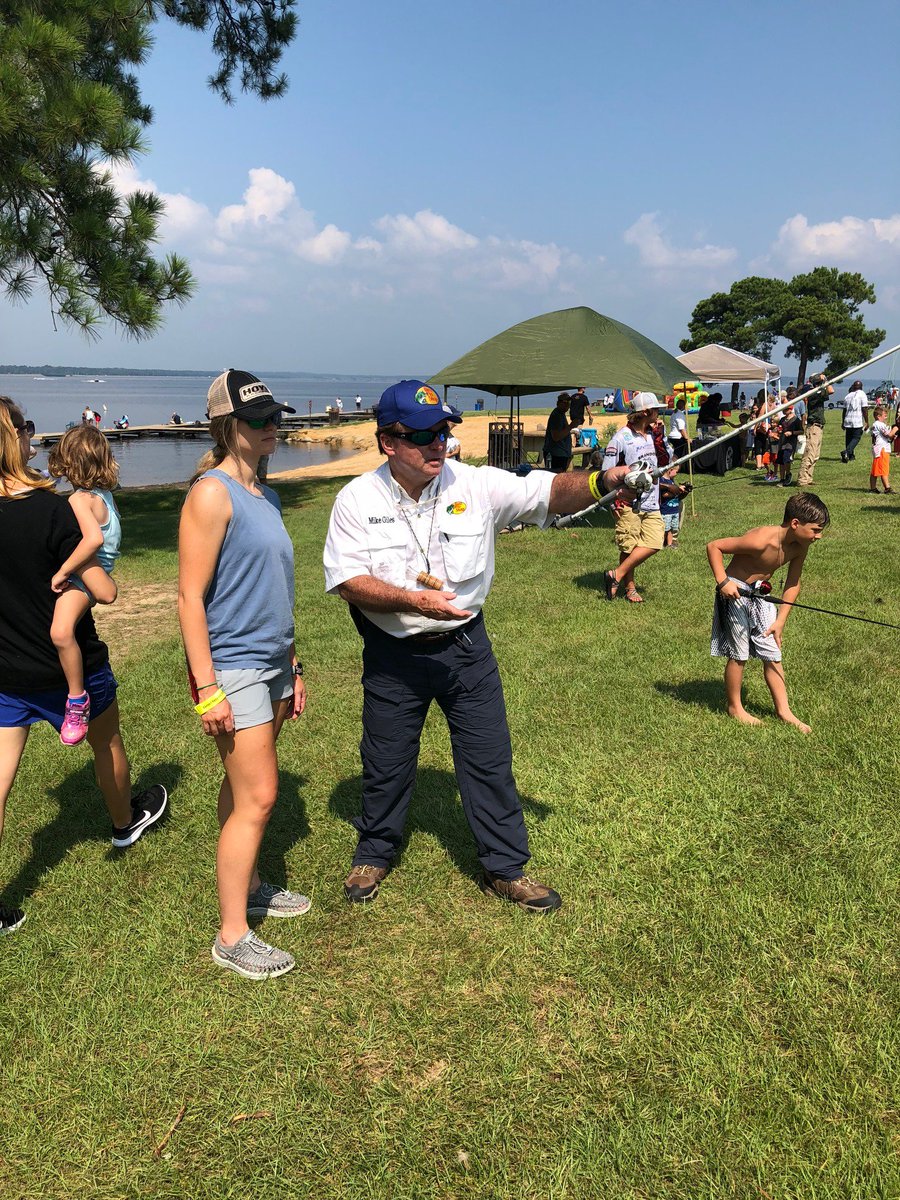 Giles10Mike's tweet photo. Feel the thrill again and again. Passing it on to kids of all ages. @BassProShops @Cabelas #TeamOutdoors https://t.co/e72QDoJAII