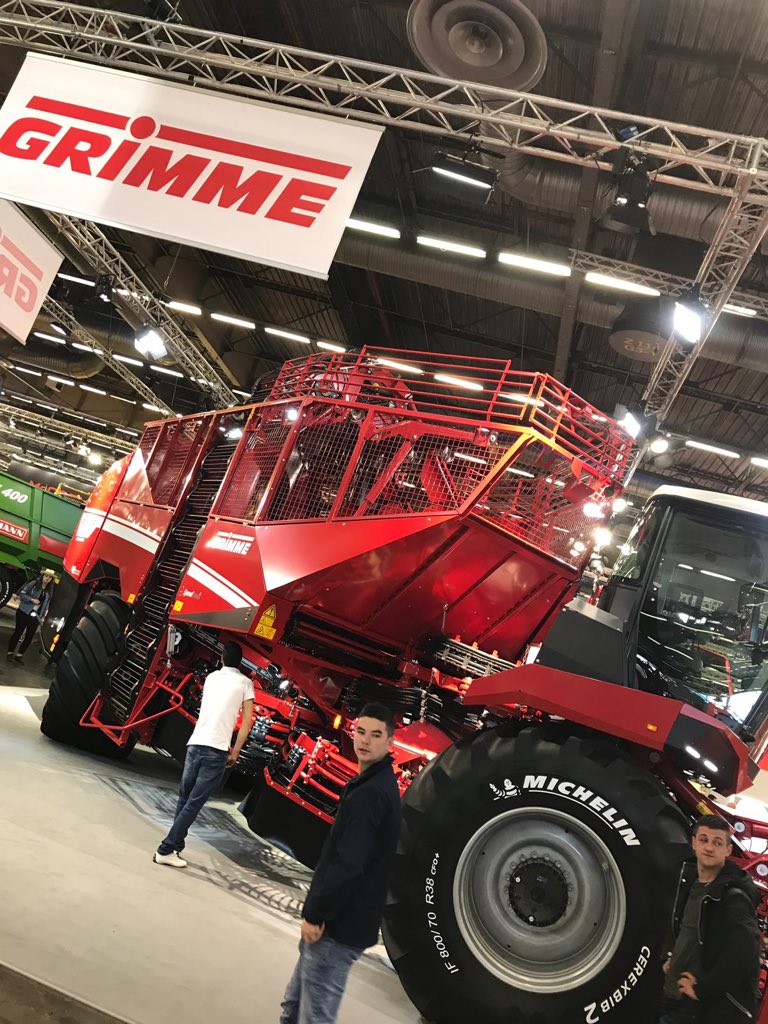 Confagri_ANGA's tweet photo. Atterrati in terra francese i nostri #giovanidiconfagricoltura. 
24/26 Febbraio @sima_paris.
Al via con @VazappHub #contadinner. 
100 agricoltori europei a confronto e le loro storie .
#visitetecniche #crescereinsieme #angafa60 #confrontarsipercrescere #giovanidal1958 #angacè https://t.co/U3Ymz3fO4p