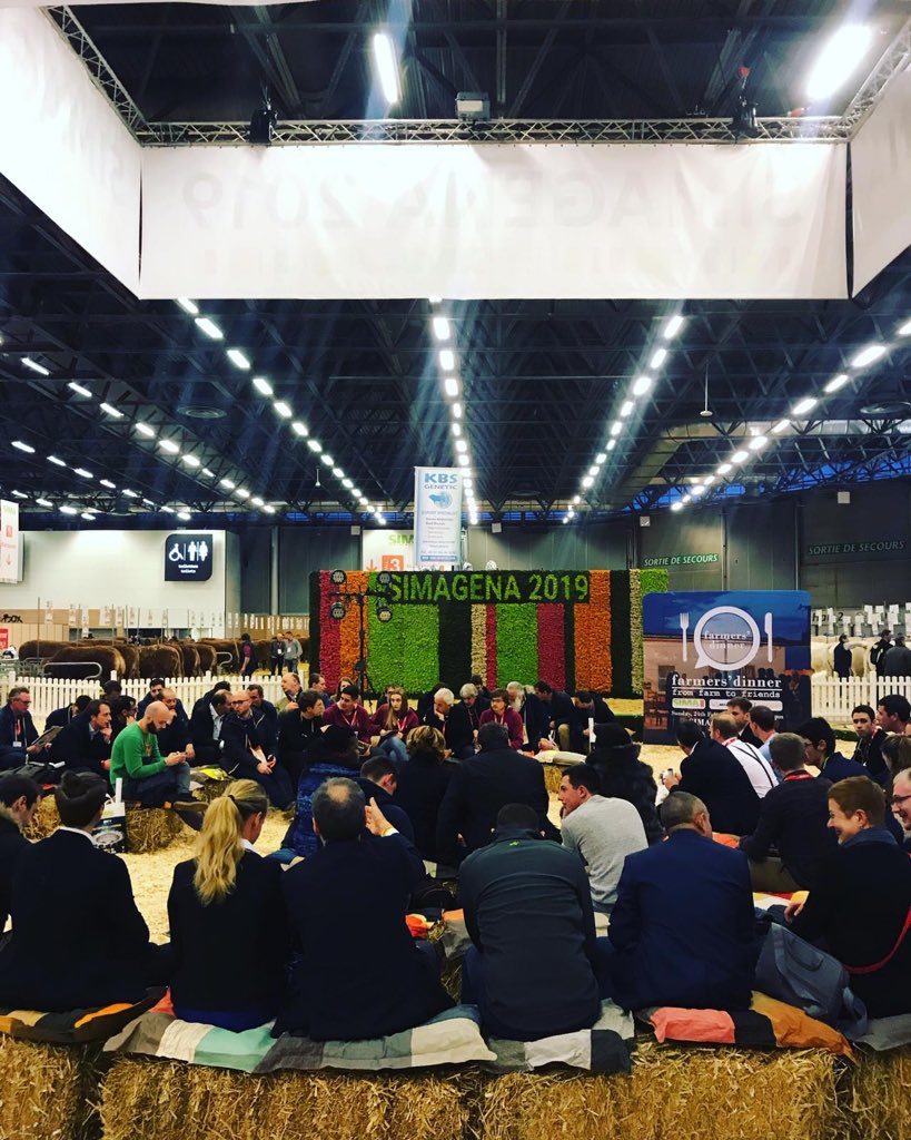 Confagri_ANGA's tweet photo. Atterrati in terra francese i nostri #giovanidiconfagricoltura. 
24/26 Febbraio @sima_paris.
Al via con @VazappHub #contadinner. 
100 agricoltori europei a confronto e le loro storie .
#visitetecniche #crescereinsieme #angafa60 #confrontarsipercrescere #giovanidal1958 #angacè https://t.co/U3Ymz3fO4p