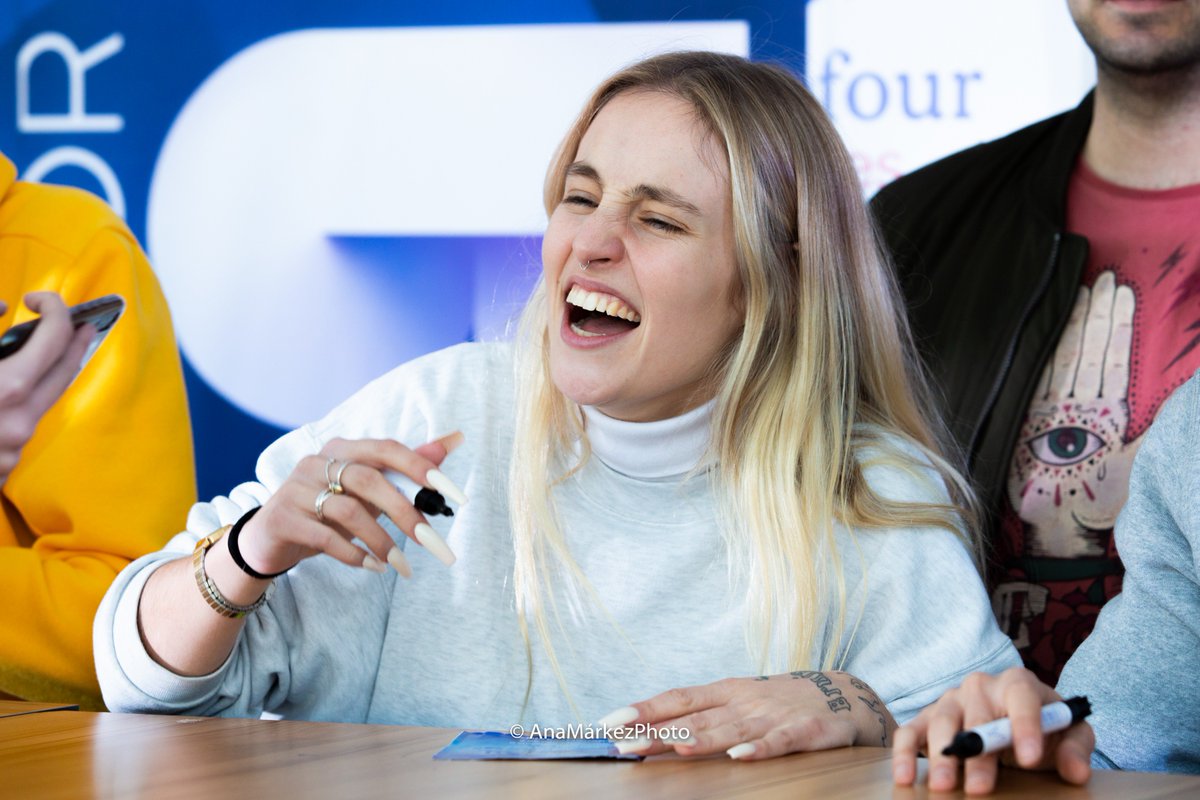 AnaMarkezPhoto's tweet photo. .@mariaot2018 durante la  #FirmaOTCaceres #MariaVillar https://t.co/emJeZGn9mJ