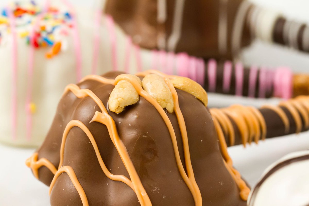 Unique_Global_'s tweet photo. Oh so tasty!
Peanut Butter cake dipped in scrumptious milk chocolate. Finished with chocolate drizzle and fresh peanut accents
Grab your "Popsy Cakes" today 
#PeanutButterCake #PopsyCakes #EatGood #Sweet #UniqueFoods #UniqueFoodsCorp 
Order yours today at https://t.co/vK9BblNYZo https://t.co/fi5q4kF5E1