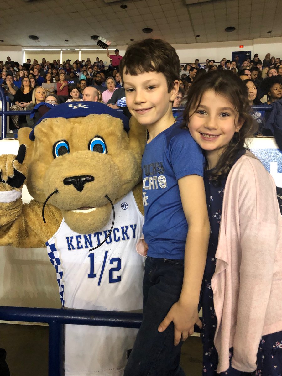 #WeAreUk. Go cats!!! Senior day!