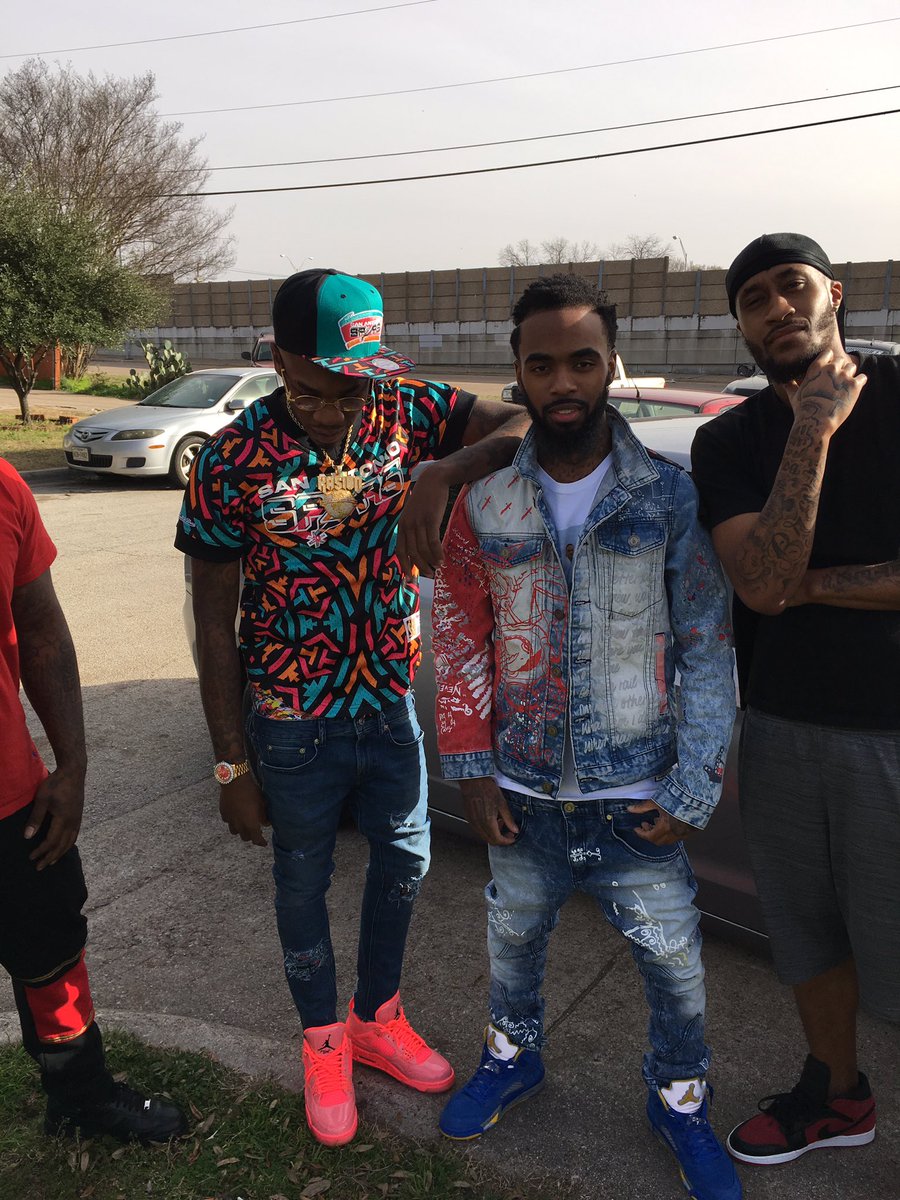 isthatcortez's tweet photo. Be rich in ambition! Money coming!
📸: @LACEDpics 
@LilCjKasino #DBell #MurdaWorth #Texas #FortWorth #DFWArtist #DFWPhotographers #iPhoneXR #Photos #isthatcortez #TEZ #LilCjKasino https://t.co/pv63WzLQ1H