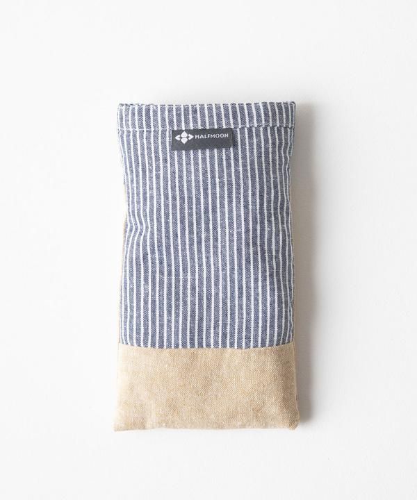Relax your mind and relax your eyes. Take some time away from the screen with our new Linen Eye Pillow.

buff.ly/2X3ksTA