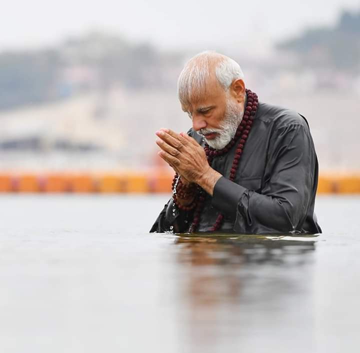 deb_juwel's tweet image. #ModiInKumbh #ModiKumbhVisit #ModiAtKumbh #ModiHaiToMumkinHai #ModiOnceMore #INDvAUS #CongressPakistanBhaiBhai #Dhoni #ViratKohli #PrayagrajKumbh2019 #Mission272