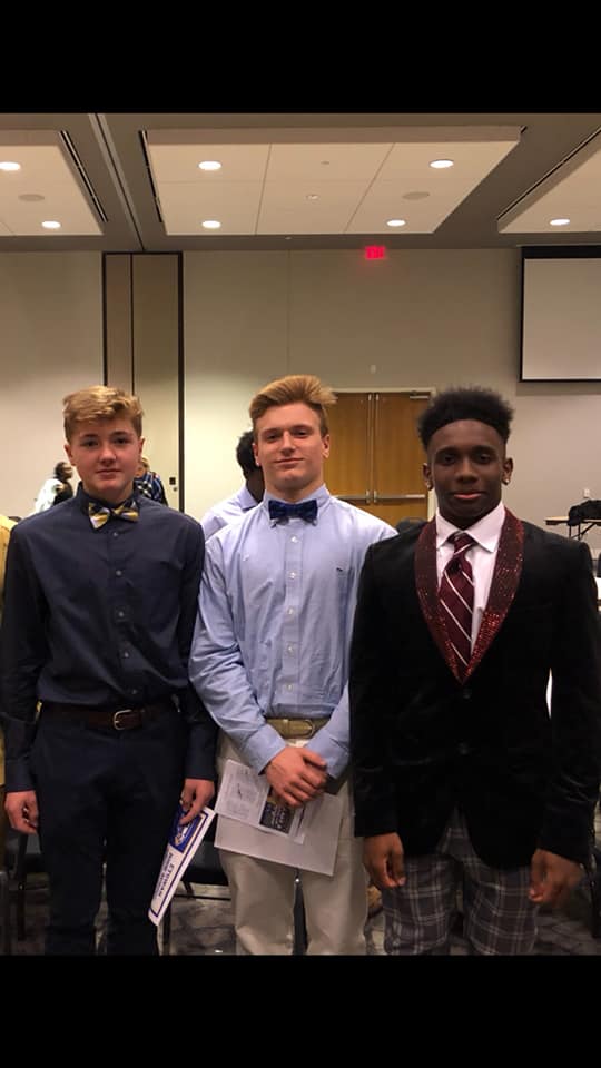 Amandadhendrix4's tweet photo. Great ending to Freshman football... great coaches.. and lifelong friends.. @billyhendrix44  #classof2022  #etowahhighschool https://t.co/vhlmMMrJXt
