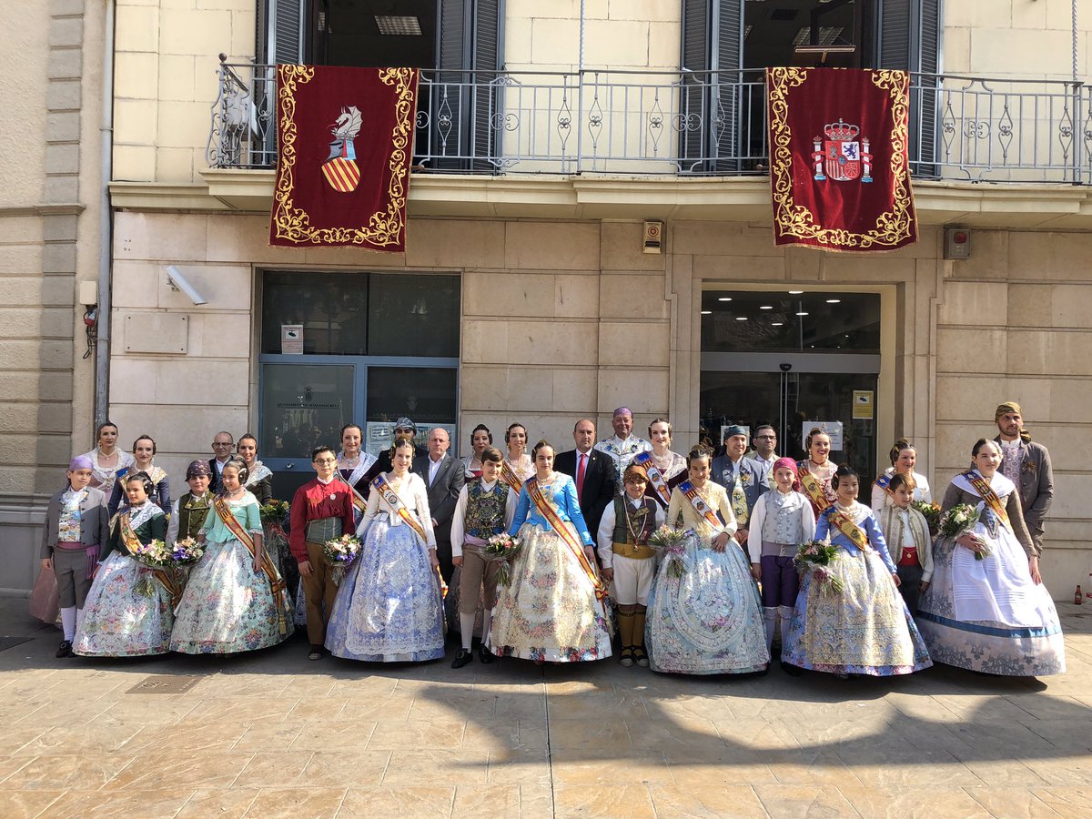 Paco_Gomez_'s tweet photo. #Crida2019 #Massamagrell
💥‼️JA ESTEM EN FALLES‼️💥 @FallaTro @FallaLesCasetes @FallaMasDeGrell #FallaLAmistat #FallaLaRaval #FallaPlazaInmaculada #FallaReiEnJaume #JuntaLocalFallera @MalaltdeFalles #Falles2019 https://t.co/ebuKanNPFf
