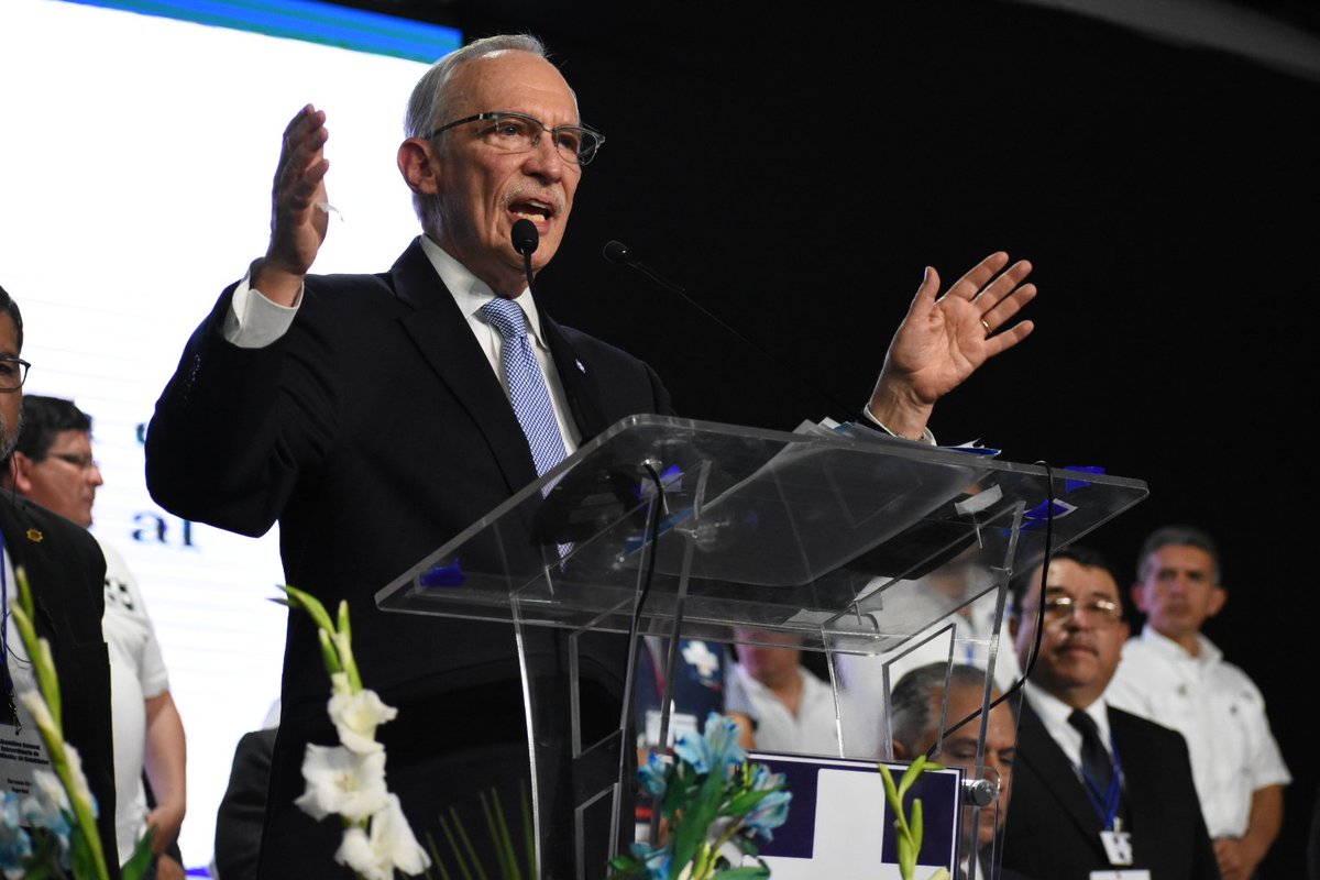 HumanistaEscui1's tweet photo. Asamblea General | 💙

Nuestro precandidato Presindenciable el Dr. Edmond Mulet brindó su discurso en la asamblea general de postulación de candidatos del Partido Humanista.

#PHG
#SoyHumanista https://t.co/N9KnAry9U6