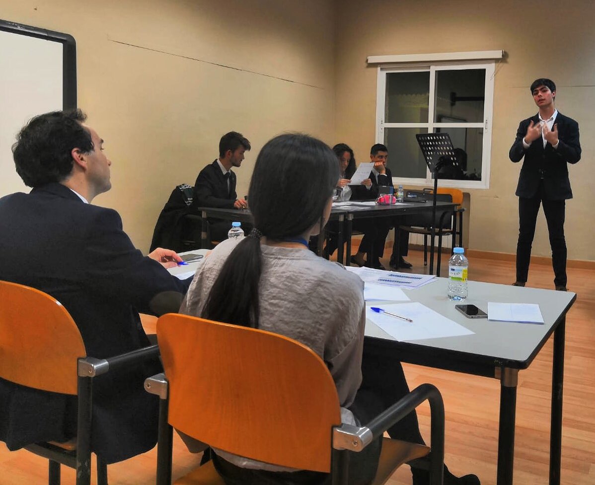 Siempre encuentro un hueco para los Torneos de Debate Escolar de <a href="/CanovasFundac/">Cánovas Fundación</a> 
Porque hacen falta iniciativas diferentes en un sistema educativo tan encorsetado.