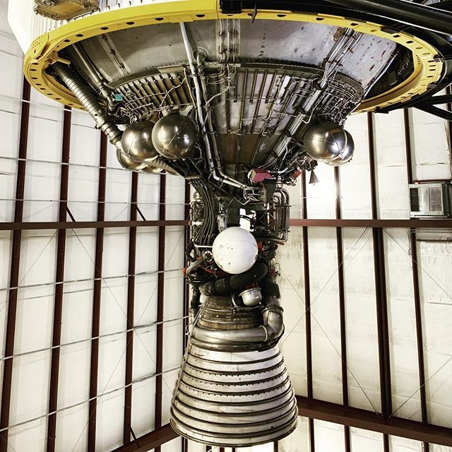 scholardesign's tweet photo. Saturn V at the Space Center @spacecenterhou
It’s moving to see the things that we’re built, the feats achieved, pushing the human race into space. The perspective of the world is a unifying force, and a vision of how human life could persist into the fu… https://t.co/EAQfL4qaZd https://t.co/j1aPGYHhso