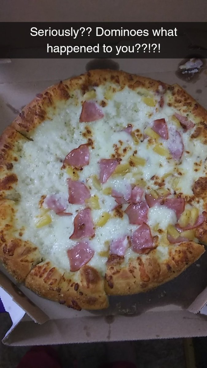 Stephan96735713's tweet photo. Why did I pay money to receive half of my toppings on half of my pizza? so greasy! Also, the driver went to my BACK DOOR, didn't ring the doorbell, got in his car after knocking, called the store no answer. first time ordering delivery in this town &amp; this is what I get? #Dominos https://t.co/l8vV4ELR37
