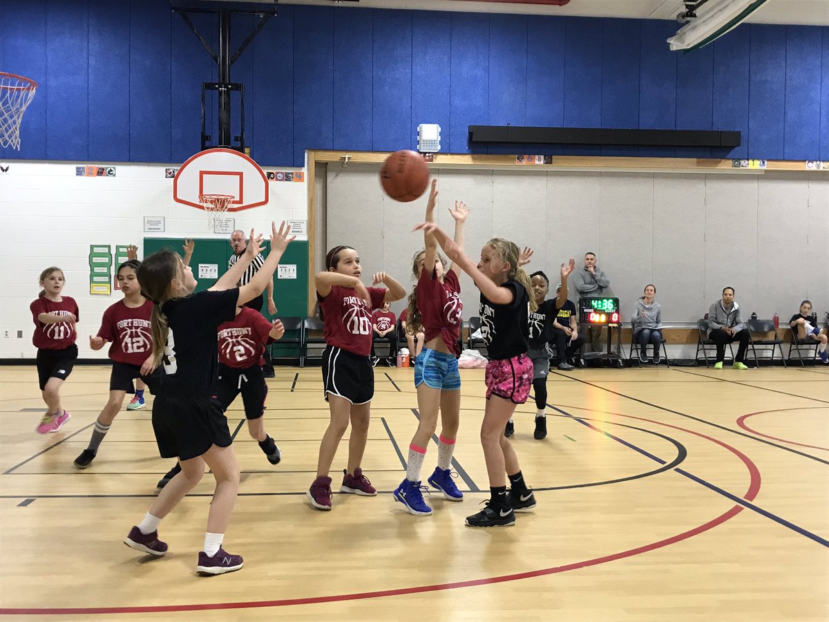 SusanWa118's tweet photo. Sunday funday watching some of our Dolphins battle it out on the court! @StratfordLndgES @MGalloSLES https://t.co/6e9GKGdF6Z