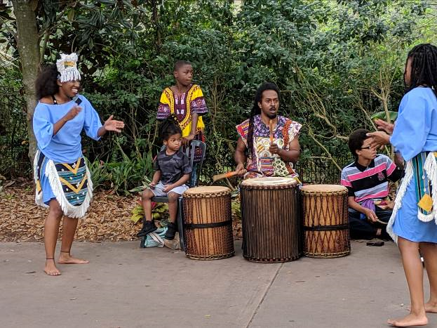 GroundworkJax's tweet photo. Thank you #jaxzooandgardens and #wildprogram for having us at your African American history and culture celebration #Zookofa!
Changing Places. Changing Lives.
#jaxzoo #groundworkjax #gandai #GreenTeam #KHA #youthatwork https://t.co/X1SclYZtlw