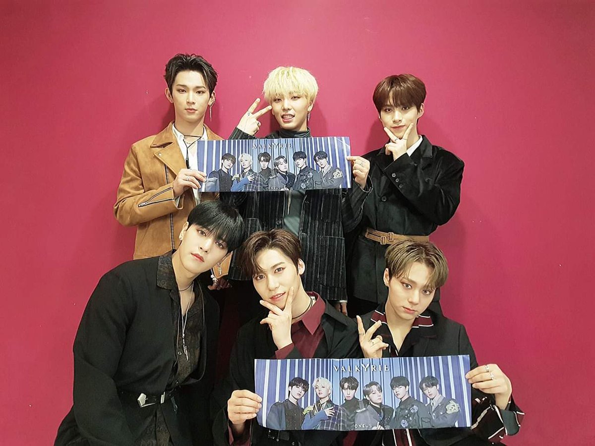 OneusBolivia's tweet photo. ONEUS realizo su ultima presentación de Valkyrie ,esperemos se tomen un merecido descanso por su el gran trabajo que realizaron,estaremos esperando ansios@s un comeback ...Felicidades chicos ...💖🎉🎉🎉 https://t.co/rgRCnCWIwE