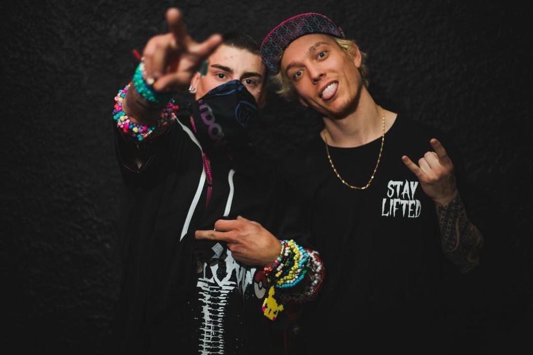 TheDjBlown's tweet photo. The only way we rebuild this community is together 🤘🏻 had a blast at #welovekandy2019 running the Merch booth! Thank you to everyone who supported and came and kicked it with me. You guys are the best 🖤🔥💯 #Staylifted #Blownsquad #DjBlown #Motherduckerz https://t.co/A7uTj8H4va