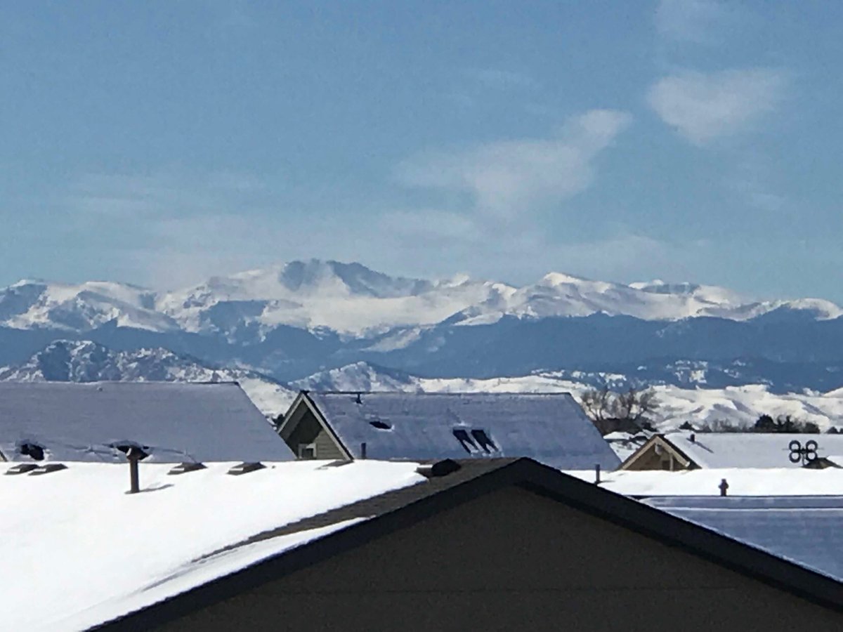 SI2MeImpact's tweet photo. Snowy roof tops on a sunny day in Colorado. #dontell #itsoursecret https://t.co/m6rU47FvV3