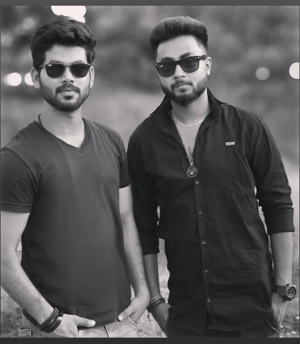 kashifkalamkhan's tweet photo. भाई from another आई !!
#Brotherhood #childhoodfriends❤️
Meri #jaan meri #zindagi bs tu hi hai ree..!! 😘 https://t.co/iyCOm4FzGJ