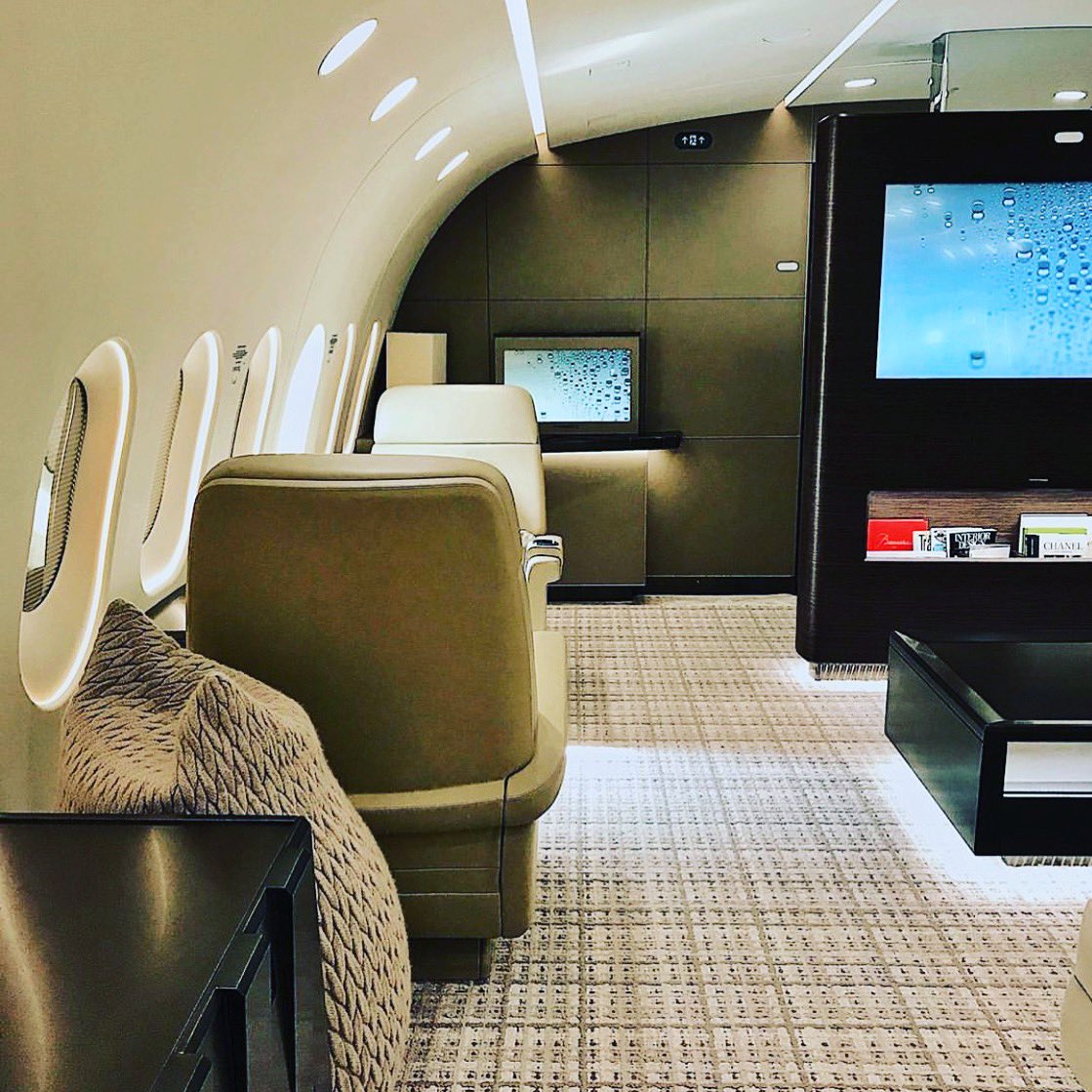 JohnsonIntl's tweet photo. The Boeing 787 Dreamliner what a beauty. #weekendflights ✈️#bestclientsever #travel #flyprivate #privatejets #businessjets #helicopters #hotels #resorts #aviation #worldwide https://t.co/9TYHmXUrjZ https://t.co/MZAXUMgJtu