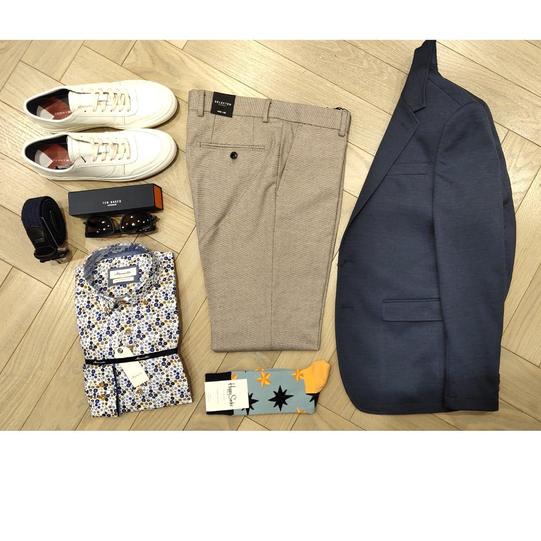 DiffneyFM's tweet photo. Sunday Style
#smartcasual #welldressed
#styleblogger #mensfashion
#mensstyle #diffneysince1949 #diffneydistinction https://t.co/cd4vX3TVMh