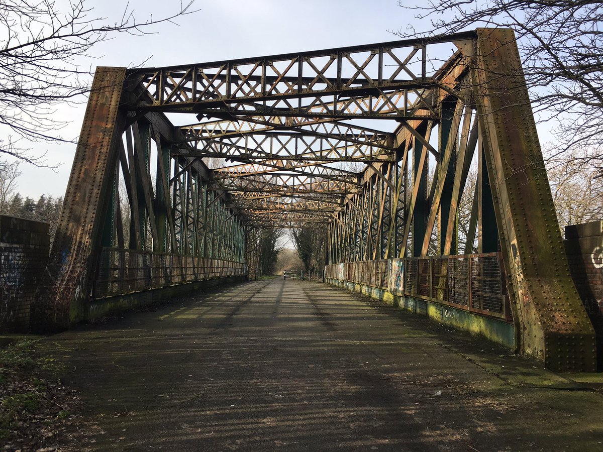 lpoolunderlined's tweet image. Walked The Ralla from Hunts Cross to Aintree. Misty at first but lovely and sunny later. So many songbirds and spring flowers. Old stations and bridges to admire. Spotted a buzzard bear the M62. Get out the house and go for a walk. #liverpoolloopline